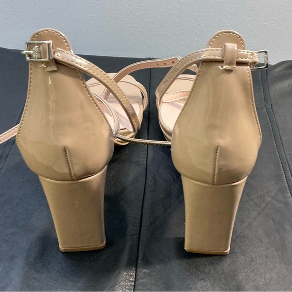 Chinese Laundry Beige Strappy Heels - Square Toe Platform Sandals (size 8.5) - Picture 7 of 13
